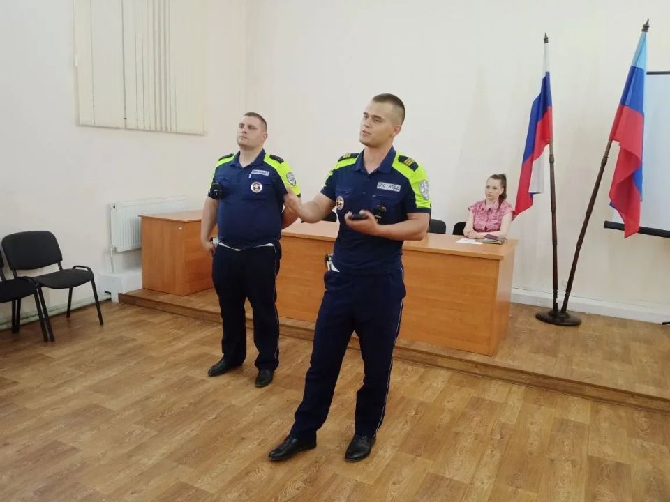 В Краснодоне состоялось общешкольное родительское собрание В Краснодоне состоялось общешкольное родительское собрание