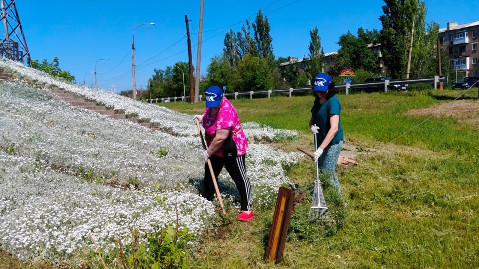 В городе Молодогвардейске состоялся субботник В городе Молодогвардейске состоялся субботник
