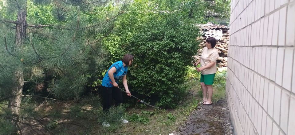 В округе продолжаются работы по благоустройству территории В округе продолжаются работы по благоустройству территории