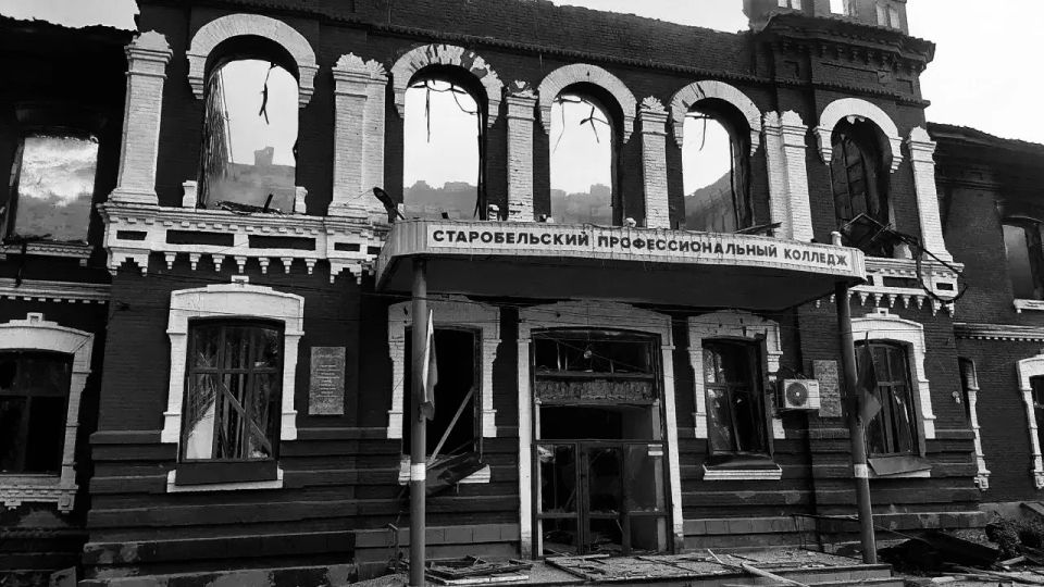 От имени всех жителей Марковского муниципального округа и от себя лично выражаю самые глубокие соболезнования в связи с чудовищным террористическим актом, совершенным ВСУ против беззащитных студентов Старобельского...