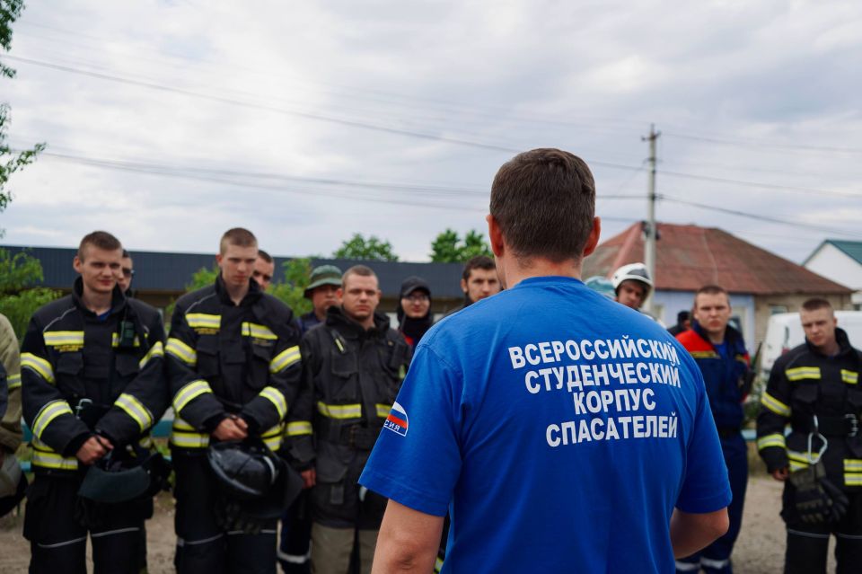 Продолжаются работы на месте удара в Старобельске Продолжаются работы на месте удара в Старобельске
