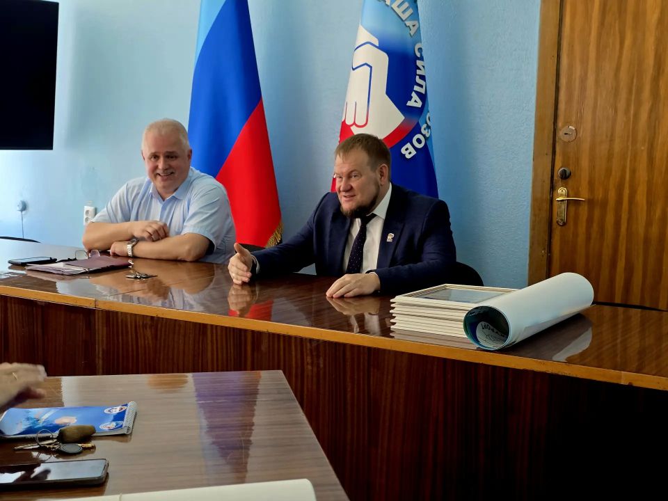 Константин Бутримов: Диалог без барьеров: профсоюзы ЛНР и депутаты выработали маршрут поддержки промышленности Константин Бутримов: Диалог без барьеров: профсоюзы ЛНР и депутаты выработали маршрут поддержки промышленности