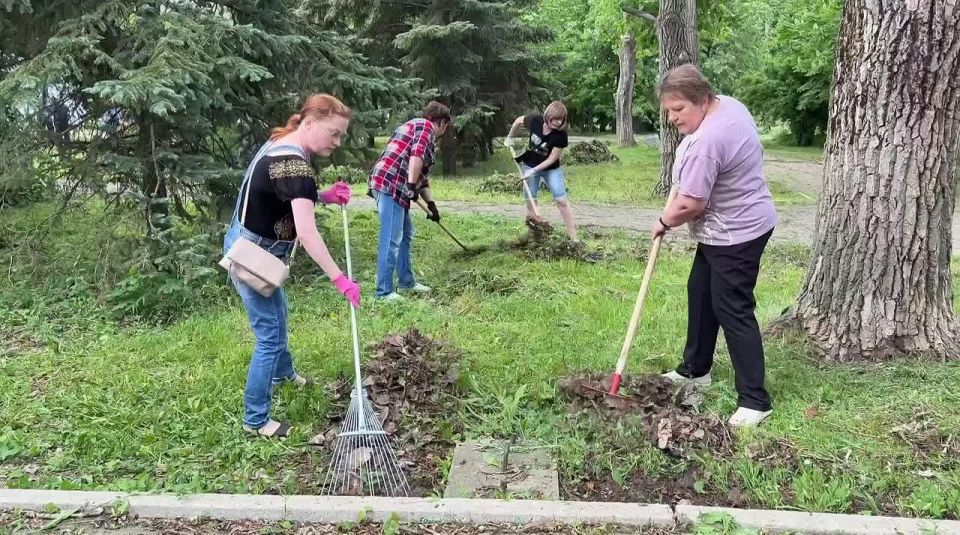 Сегодняшний день стал ярким примером единения и заботы о родном городе: в парке имени Чихачева прошел масштабный общегородской субботник в рамках проекта «Городская среда» партии «Единая Россия»