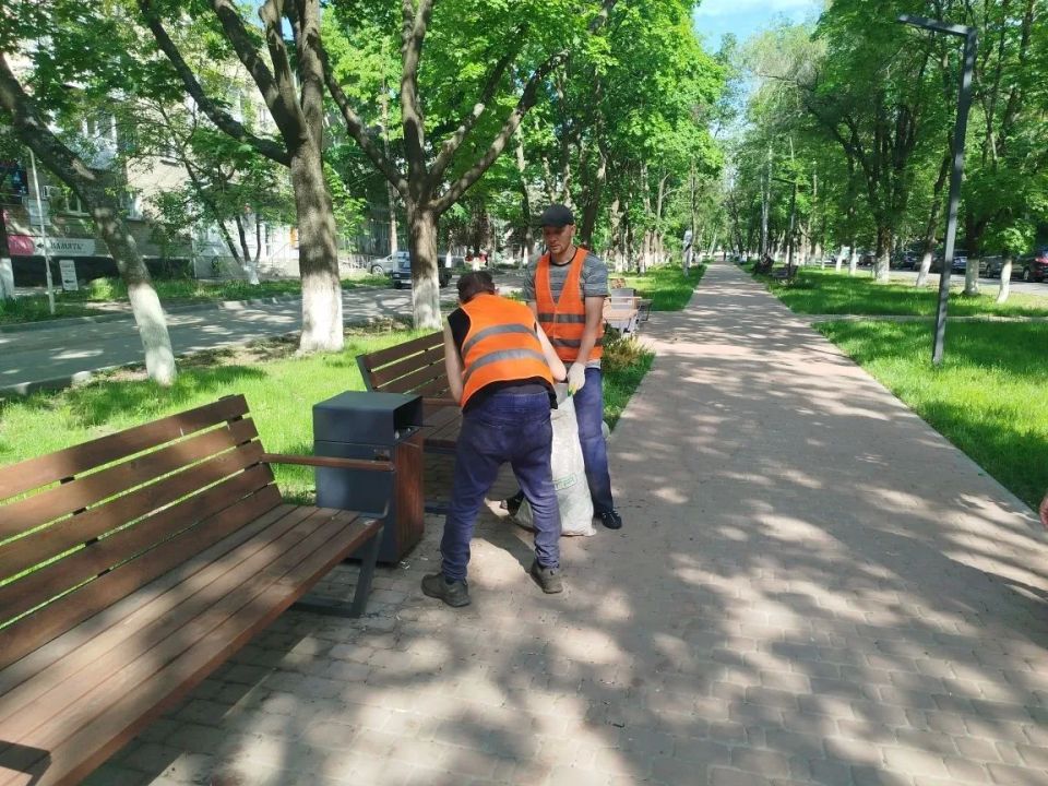 Андрей Рубанцов: МУП "ЖЭК" города Ровеньки продолжает обеспечивать чистоту общественных территорий городского округа