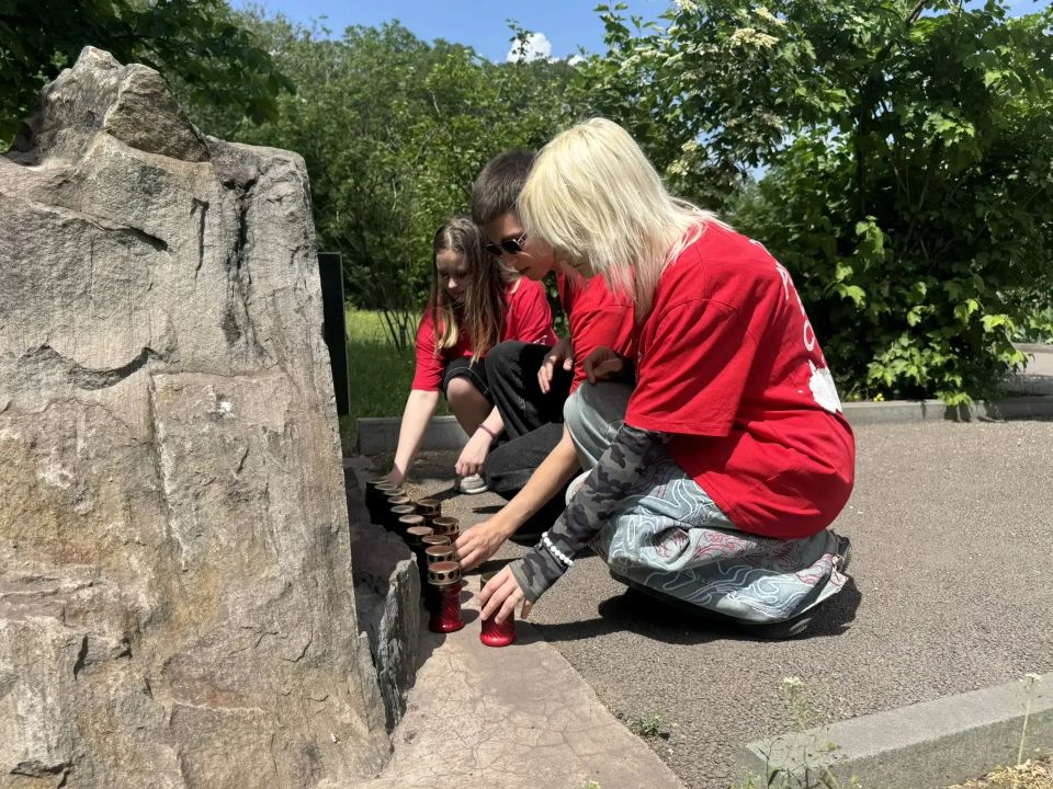 «Мы с вами: молодёжь Алчевска выражает солидарность пострадавшим в Старобельске»