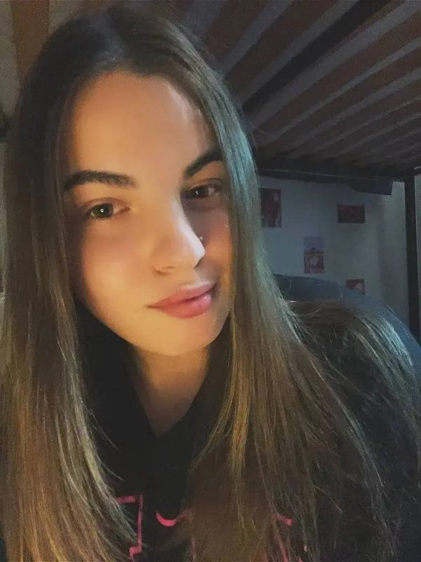 Стали известны имена двух погибших девушек в трагедии в Старобельске