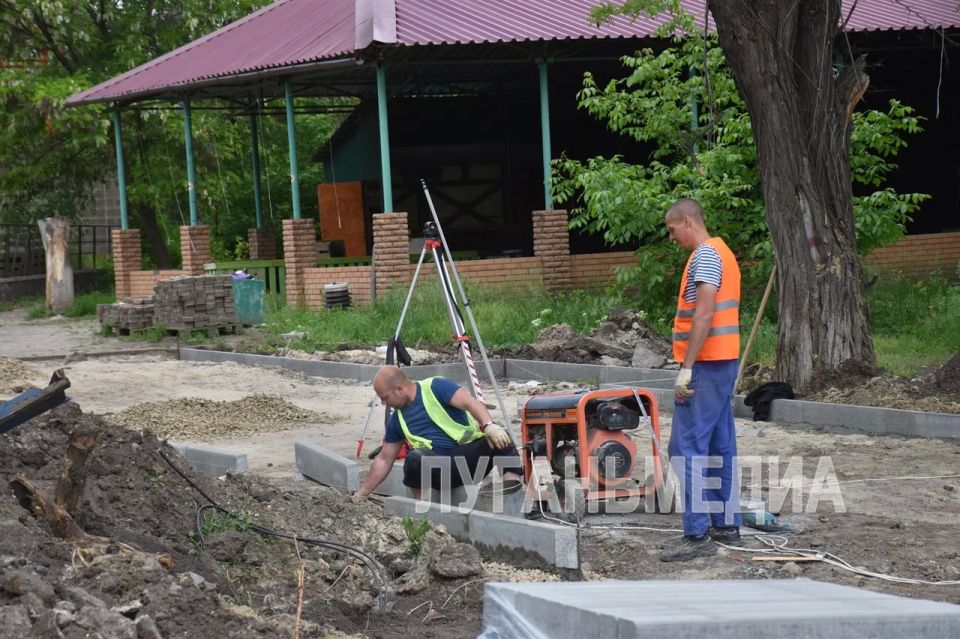 Подшефную Брянку с рабочим визитом посетил врио Губернатора Брянской области Егор Ковальчук Подшефную Брянку с рабочим визитом посетил врио Губернатора Брянской области Егор Ковальчук