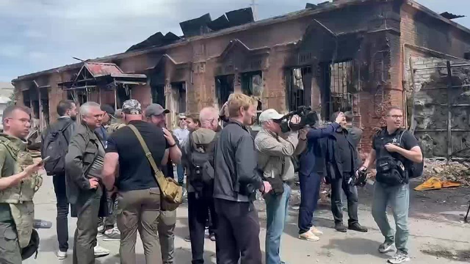 На место теракта в Старобельске прибыли иностранные журналисты