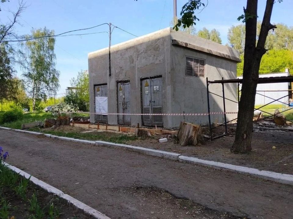 В городе Горское калужане восстанавливают трансформаторную подстанцию В городе Горское калужане восстанавливают трансформаторную подстанцию