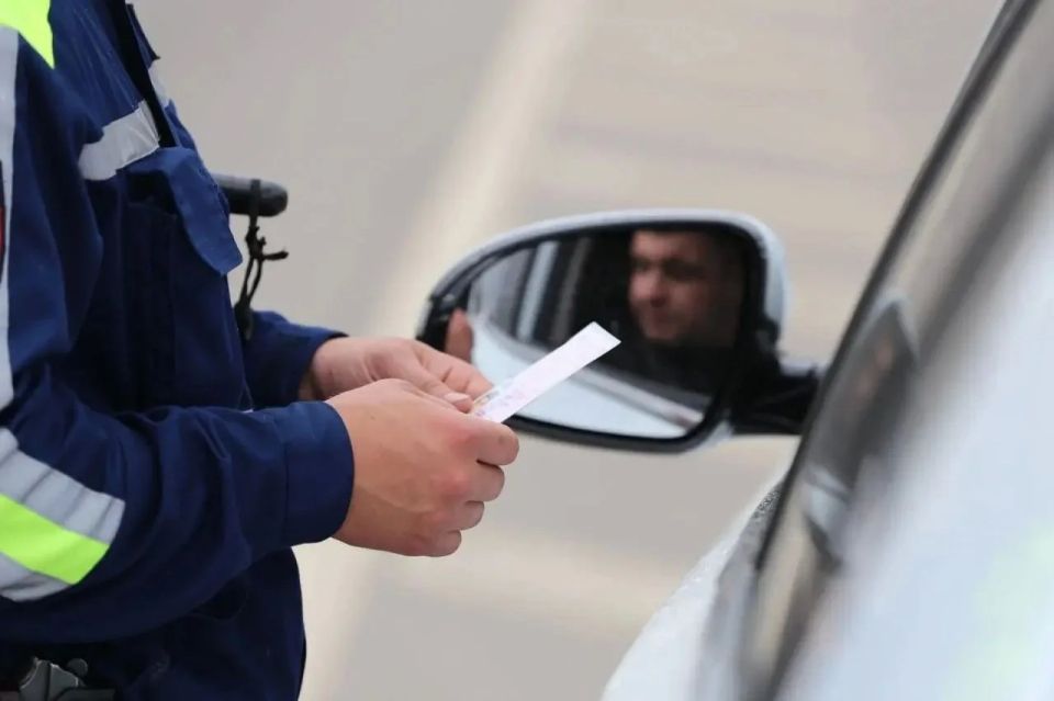 Полицейские республики провели профилактический рейд в Луганске Полицейские республики провели профилактический рейд в Луганске