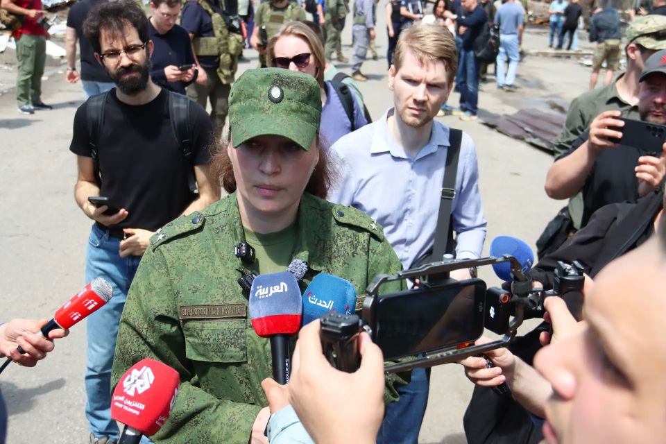 Уполномоченный по правам человека РФ и иностранные журналисты посетили Старобельск Уполномоченный по правам человека РФ и иностранные журналисты посетили Старобельск