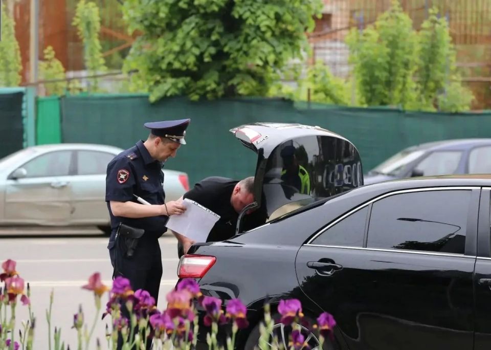 Полицейские республики провели профилактический рейд в Луганске Полицейские республики провели профилактический рейд в Луганске