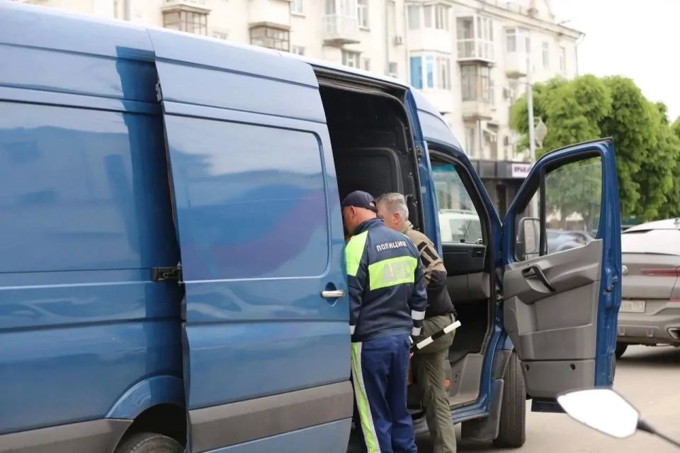 Полицейские республики провели профилактический рейд в Луганске Полицейские республики провели профилактический рейд в Луганске