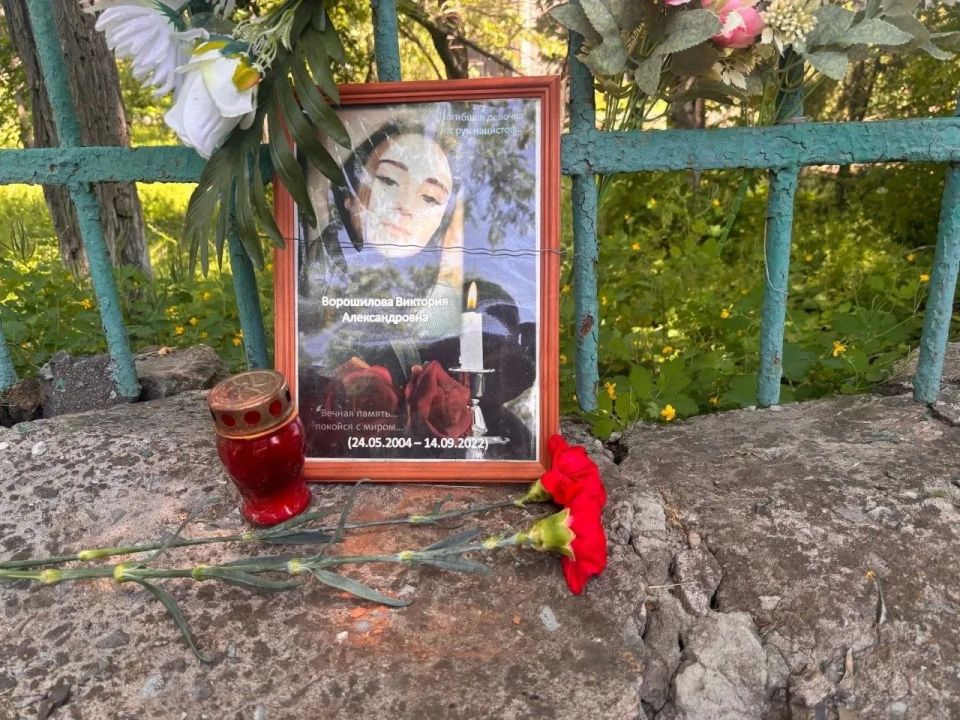В Перевальске почтили память погибших в Старобельске В Перевальске почтили память погибших в Старобельске