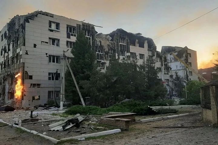 Погибли 21 человек, в ЛНР траур: Старобельск скорбит по жертвам страшного удара ВСУ Погибли 21 человек, в ЛНР траур: Старобельск скорбит по жертвам страшного удара ВСУ