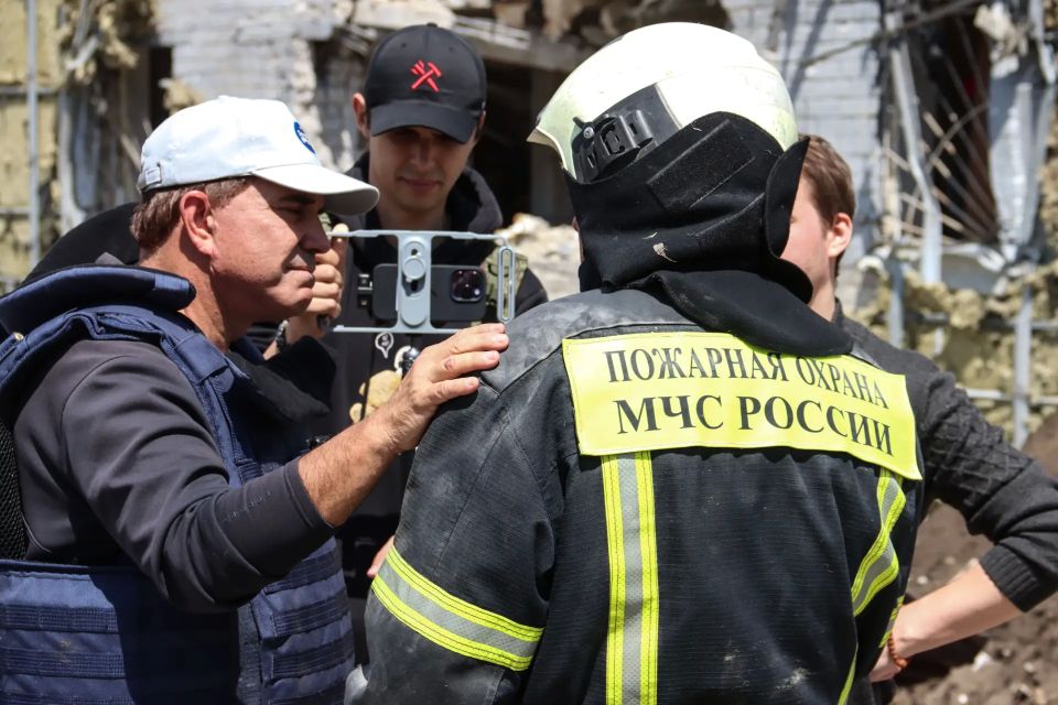 Уполномоченный по правам человека РФ и иностранные журналисты посетили Старобельск Уполномоченный по правам человека РФ и иностранные журналисты посетили Старобельск