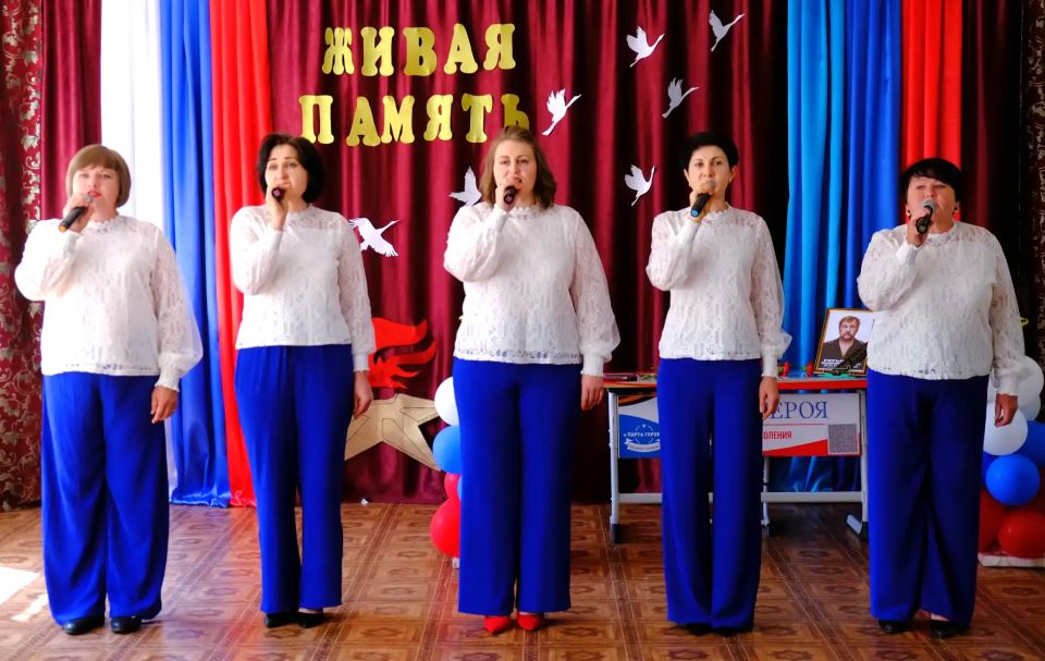 В Кононовском учебно-воспитательном комплексе открыли Парту Героя В Кононовском учебно-воспитательном комплексе открыли Парту Героя