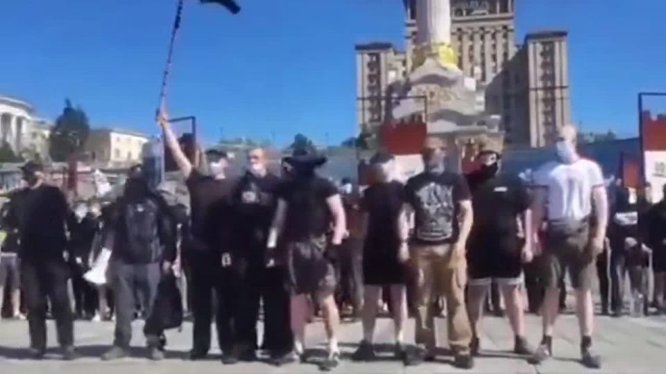 Дмитрий Рогозин: Нацисты в Киеве "задорят" нас, показывают, что древняя русская столица захвачена ими, что на 5-й год военных действий этот город цел и невредим, и что они продолжат убивать русских