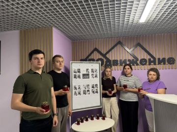 В Алчевском молодежном центре прошла акция, посвященная памяти погибших студентов в результате беспилотной атаки в Старобельске