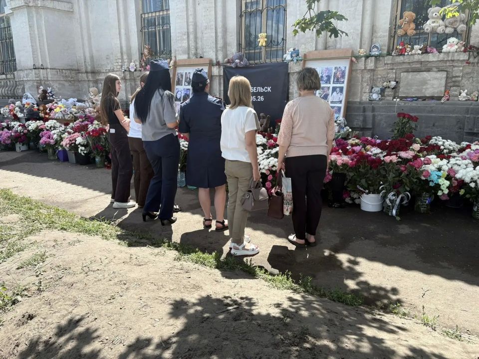 Сотрудники СИЗО-2 УФСИН России по ЛНР почтили память жертв трагедии в Старобельском педагогическом колледже