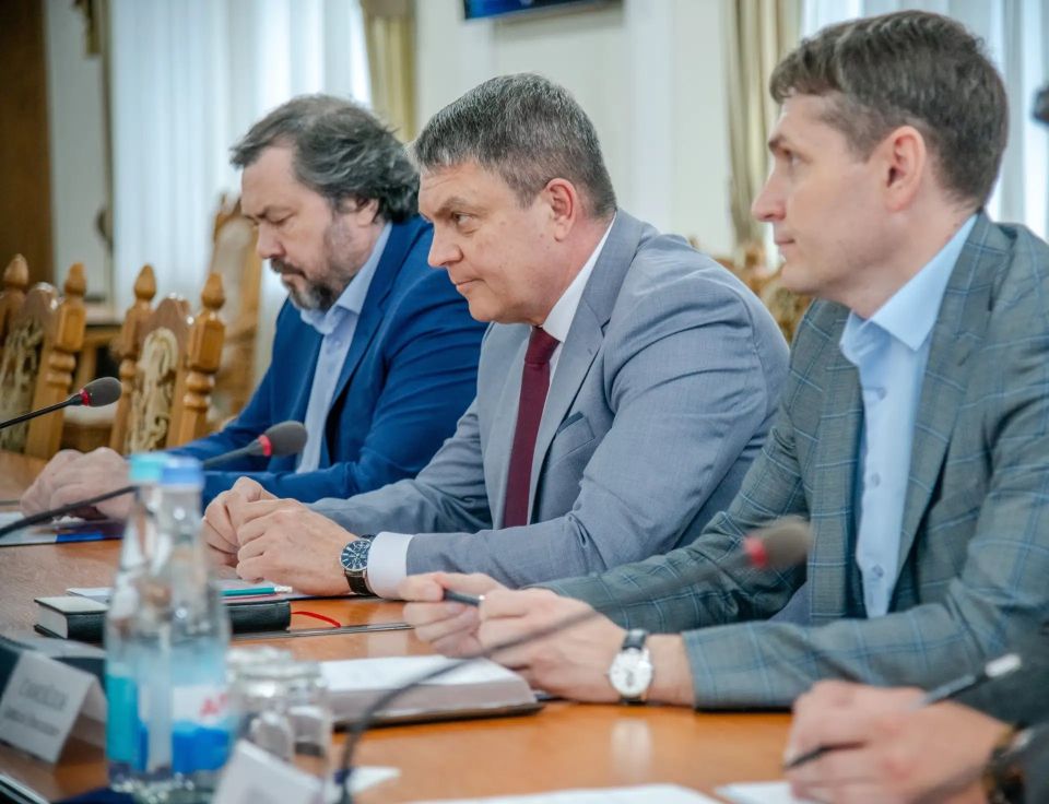 Леонид Пасечник: Одно из важных направлений работы нашей региональной команды – поддержка участников специальной военной операции и их семей Леонид Пасечник: Одно из важных направлений работы нашей региональной команды – поддержка участников специальной военной операции и их семей