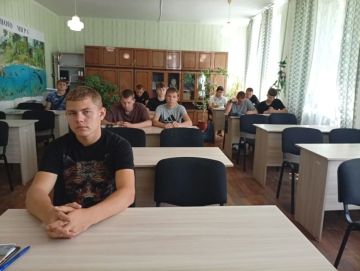 Специалисты ТО ГКУ «РЦЗН ЛНР» в Беловодском районе провели профориентационный семинар в Казачем кадетском колледже, который стал частью Республиканской декады «День карьеры»