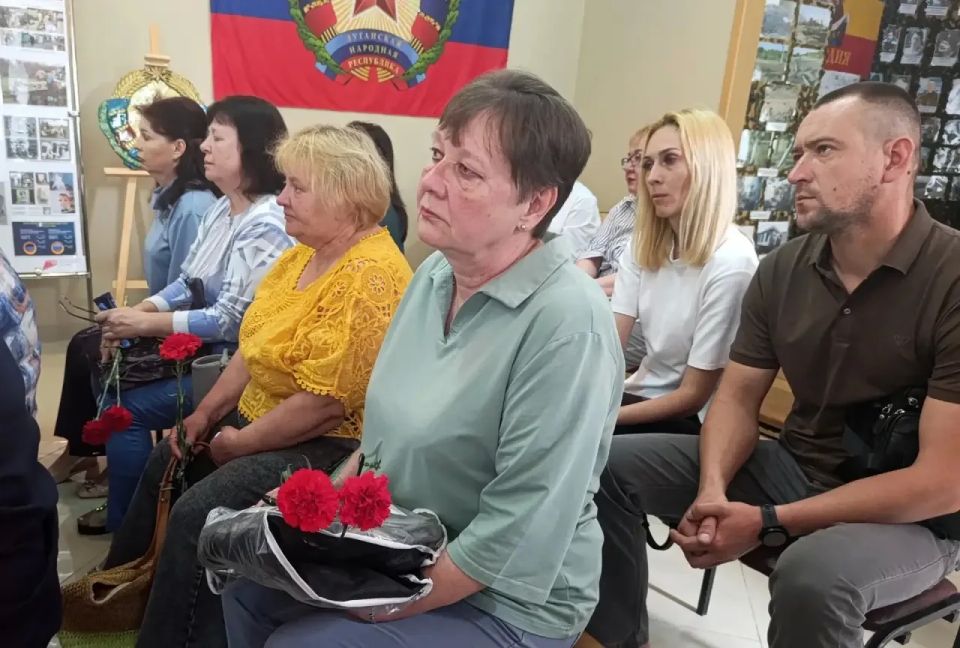 Священная память в стенах музея: Антрацитовский исторический музей пополнился реликвиями героев СВО Священная память в стенах музея: Антрацитовский исторический музей пополнился реликвиями героев СВО