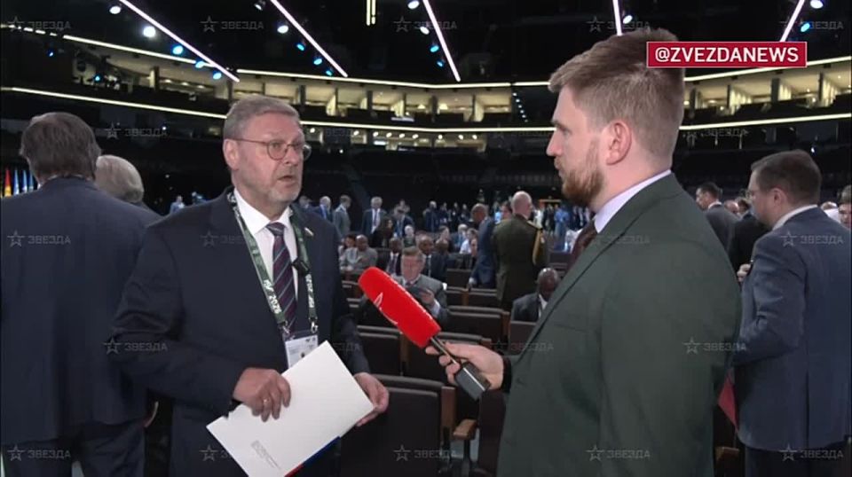 Военный ответ на террористические преступления Киева давно назрел, сказал "Звезде" зампред Совета Федерации Константин Косачев