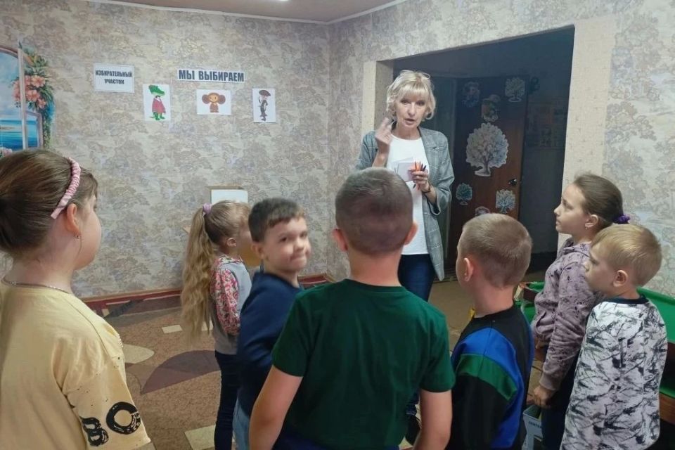 В Алчевском центре внешкольной работы прошла игра «Выборы директора Дома друзей» В Алчевском центре внешкольной работы прошла игра «Выборы директора Дома друзей»
