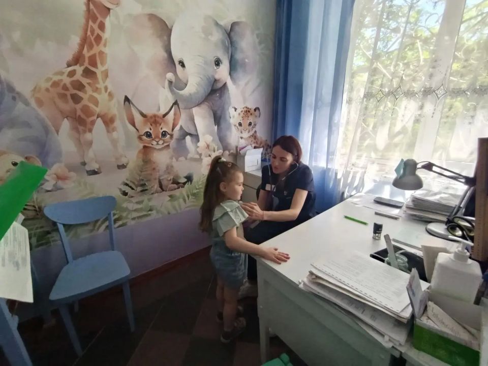 25 мая бригада оренбургских врачей-специалистов работала в пгт Фащевка