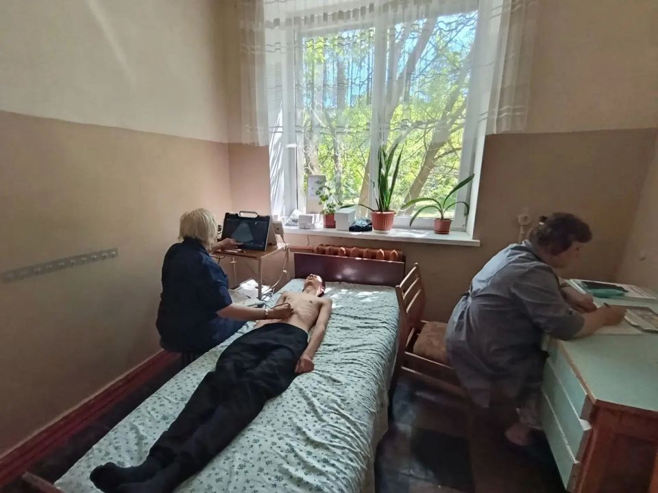 25 мая бригада оренбургских врачей-специалистов работала в пгт Фащевка 25 мая бригада оренбургских врачей-специалистов работала в пгт Фащевка