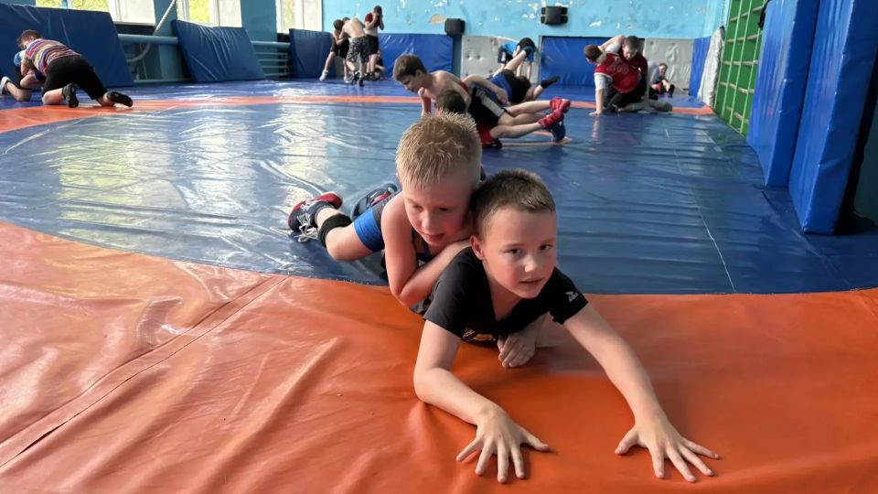 В Красном Луче прошла открытая тренировка по вольной борьбе В Красном Луче прошла открытая тренировка по вольной борьбе