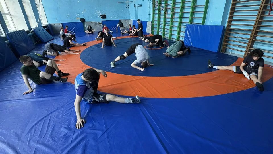 В Красном Луче прошла открытая тренировка по вольной борьбе В Красном Луче прошла открытая тренировка по вольной борьбе
