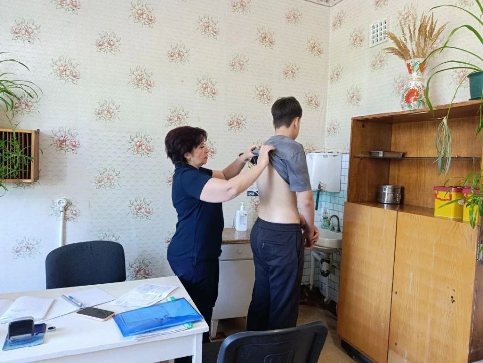 25 мая бригада оренбургских врачей-специалистов работала в пгт Фащевка 25 мая бригада оренбургских врачей-специалистов работала в пгт Фащевка