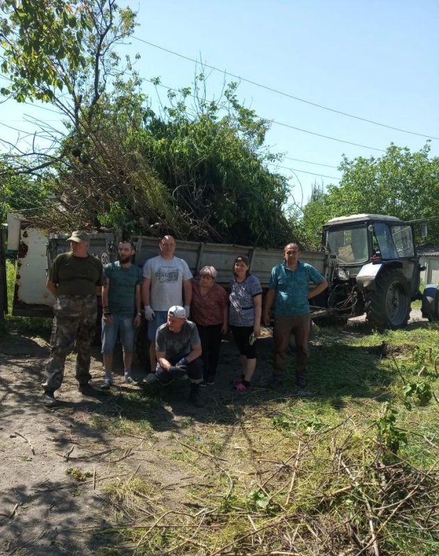 В квартале Цимлянском по инициативе ТОС пошло мероприятие по благоустройству В квартале Цимлянском по инициативе ТОС пошло мероприятие по благоустройству
