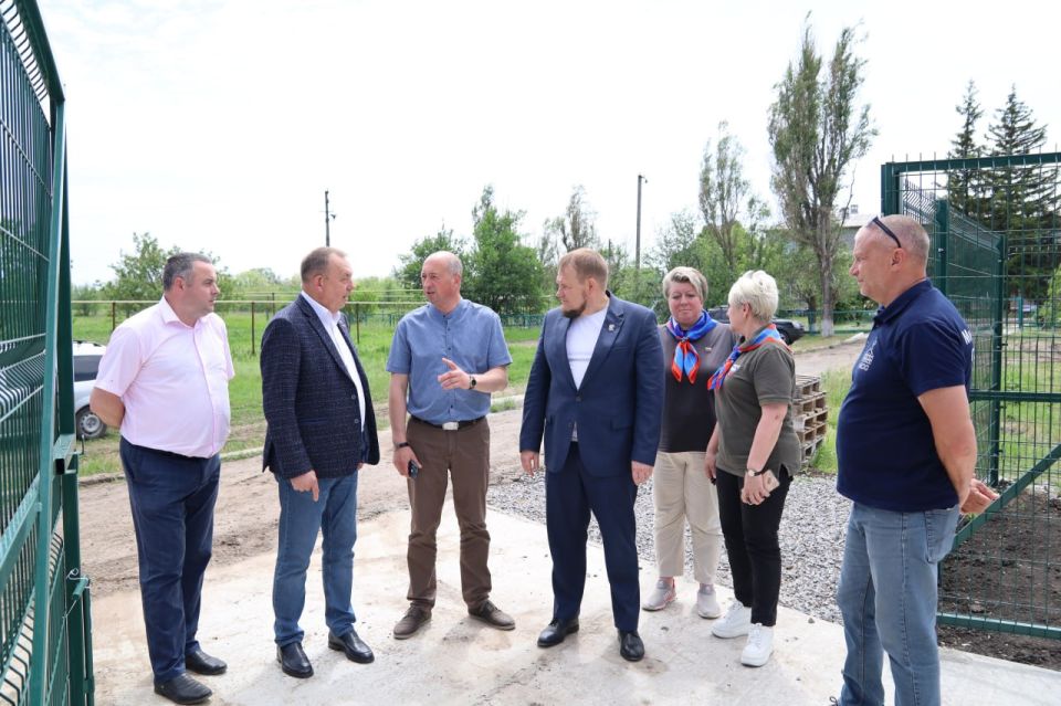 В селе Красный Луч откроют ФАП по народной программе «Единой России» В селе Красный Луч откроют ФАП по народной программе «Единой России»