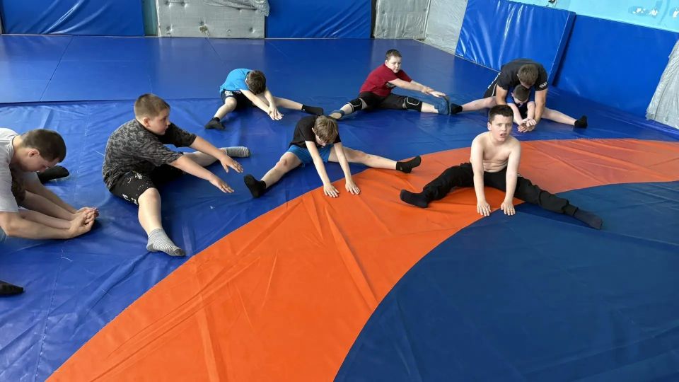 В Красном Луче прошла открытая тренировка по вольной борьбе В Красном Луче прошла открытая тренировка по вольной борьбе