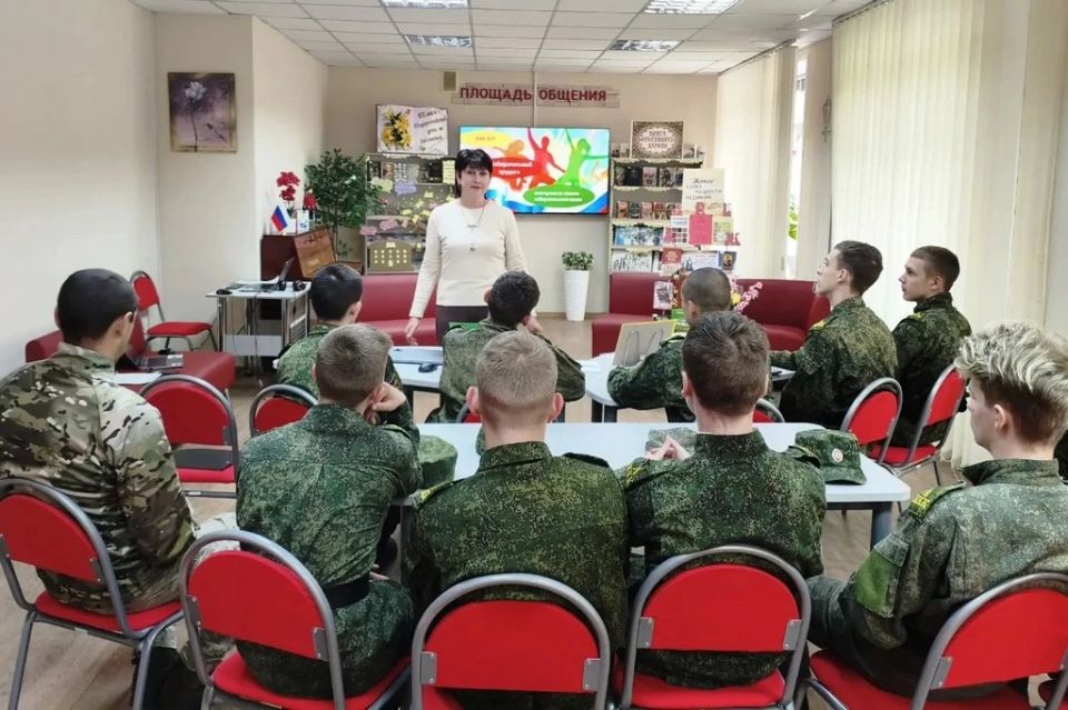 В Алчевском кадетском корпусе прошла интеллектуальная викторина «Избирательный эрудит» В Алчевском кадетском корпусе прошла интеллектуальная викторина «Избирательный эрудит»