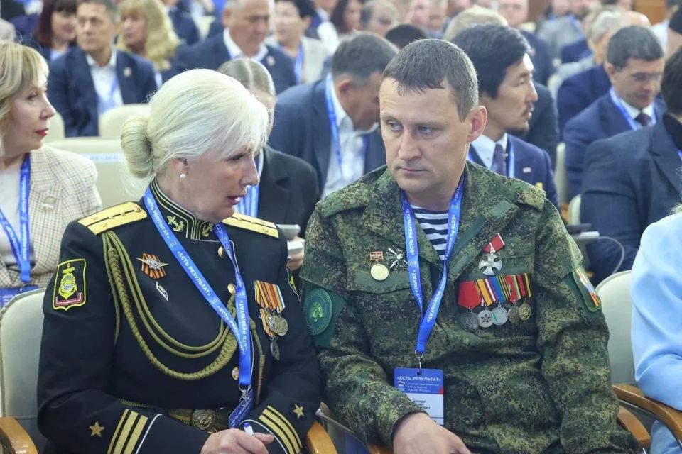 Дарья Лантратова: «Люди на Дальнем Востоке и Севере всегда хорошо понимали - жить и побеждать в сложных условиях можно только вместе» Дарья Лантратова: «Люди на Дальнем Востоке и Севере всегда хорошо понимали - жить и побеждать в сложных условиях можно только вместе»