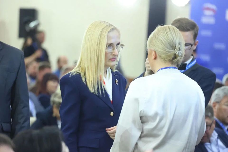 Дарья Лантратова: «Люди на Дальнем Востоке и Севере всегда хорошо понимали - жить и побеждать в сложных условиях можно только вместе» Дарья Лантратова: «Люди на Дальнем Востоке и Севере всегда хорошо понимали - жить и побеждать в сложных условиях можно только вместе»