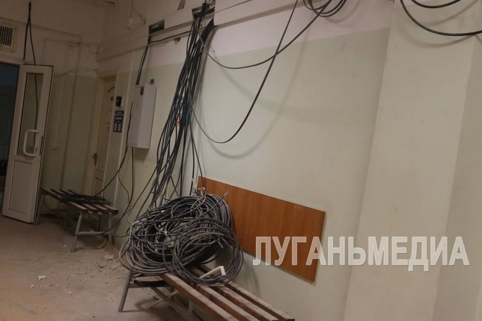 В Свердловской центральной городской многопрофильной больнице в корпусе травматологии идет капитальный ремонт В Свердловской центральной городской многопрофильной больнице в корпусе травматологии идет капитальный ремонт