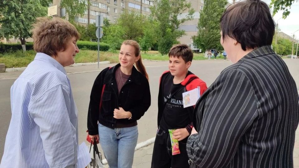 В Перевальске прошел марафон «Бегущая книга» В Перевальске прошел марафон «Бегущая книга»
