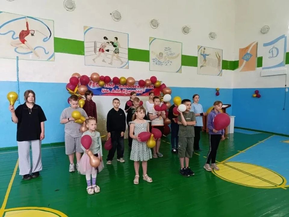 В Ровеньках открылись тематические досуговые площадки В Ровеньках открылись тематические досуговые площадки