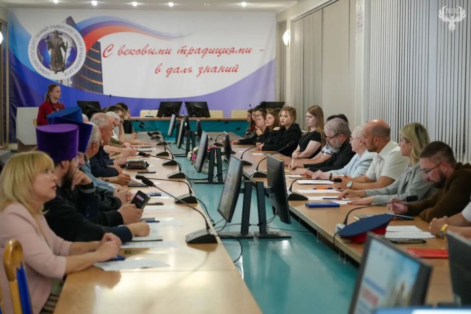 ЛГУ им. В. Даля стал площадкой для Межконфессионального форума «Религия и мир» ЛГУ им. В. Даля стал площадкой для Межконфессионального форума «Религия и мир»