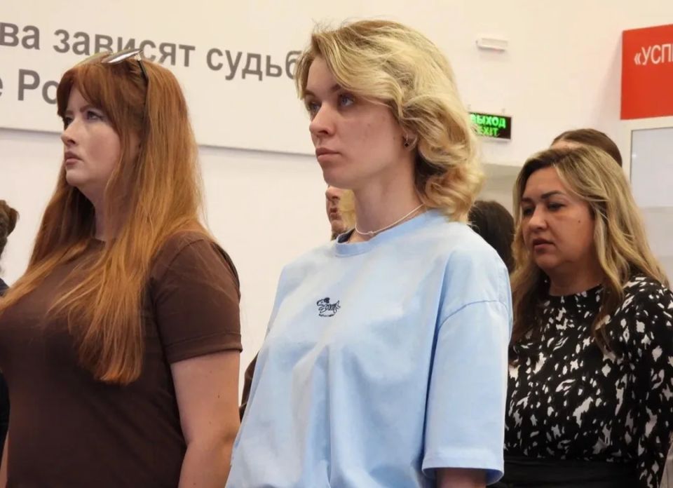 Будущее начинается сегодня: в Алчевске прошла образовательная программа проекта «Россия — страна возможностей» национального проекта «Молодежь и дети»! Будущее начинается сегодня: в Алчевске прошла образовательная программа проекта «Россия — страна возможностей» национального проекта «Молодежь и дети»!