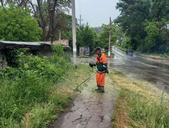 Коммунальными службами проведены работы на территории города Коммунальными службами проведены работы на территории города