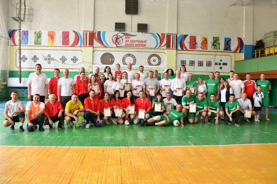 Физическая активность–часть нашей жизни, включая и профессиональную деятельность Физическая активность–часть нашей жизни, включая и профессиональную деятельность