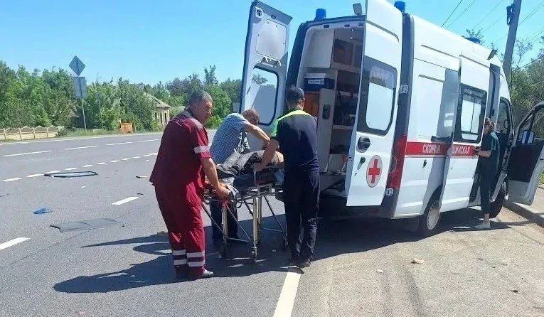 Полицейские из Алчевска и Перевальска по пути на учебу спасли раненого в ДТП пенсионера Полицейские из Алчевска и Перевальска по пути на учебу спасли раненого в ДТП пенсионера