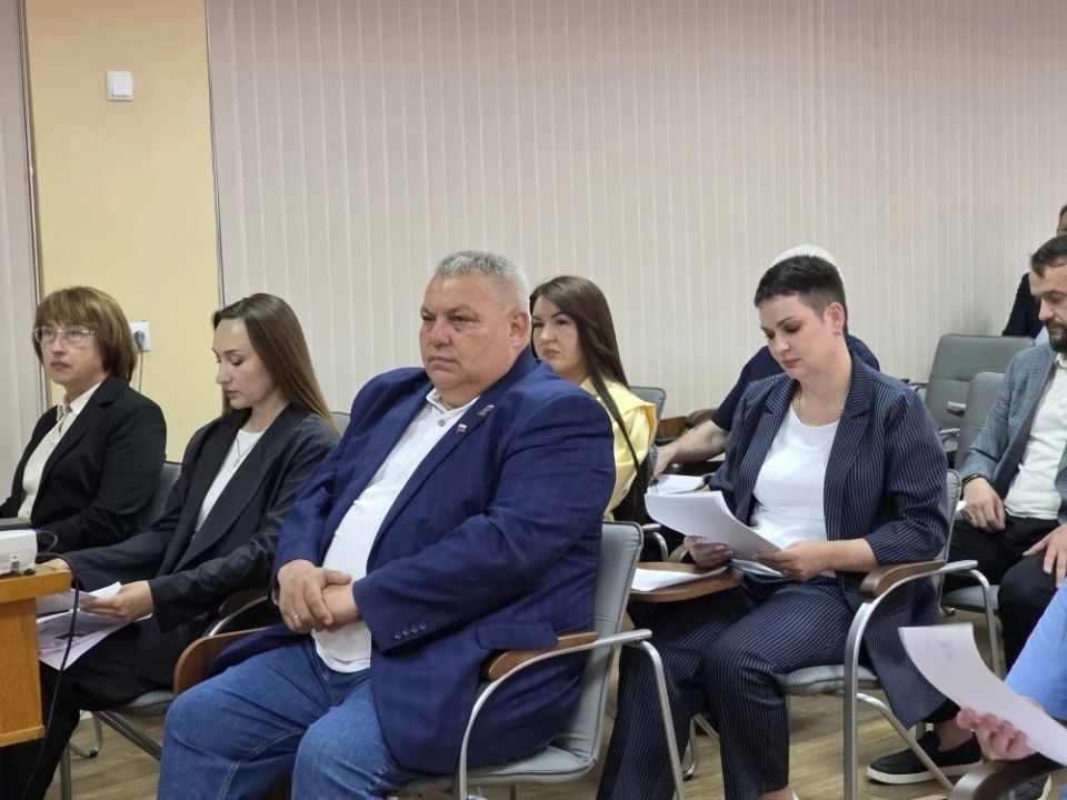 В Красном Луче состоялось очередное заседание Совета городского округа В Красном Луче состоялось очередное заседание Совета городского округа