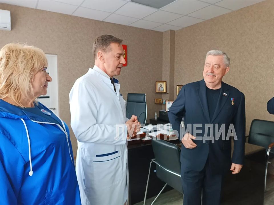 Единороссы проинспектировали ход капитального ремонта нового диагностического центра в Станице Луганской Единороссы проинспектировали ход капитального ремонта нового диагностического центра в Станице Луганской